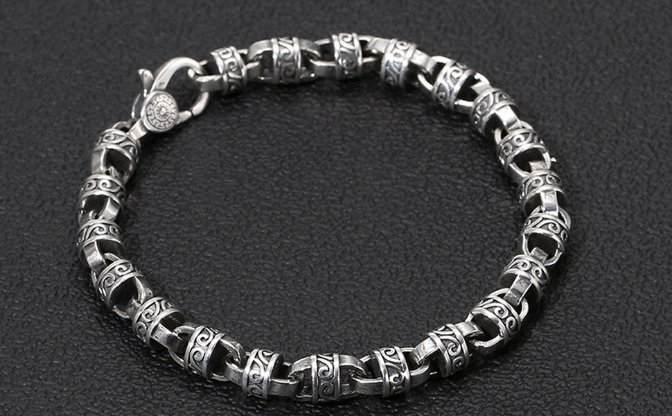 Classic bracelet with creative design.