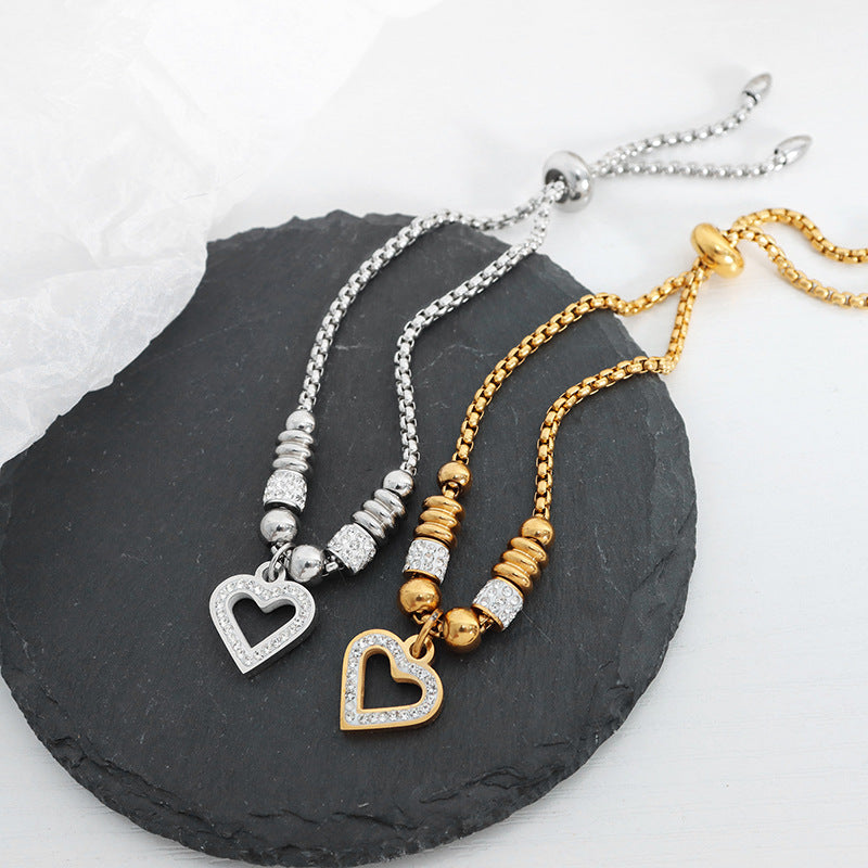 Hollow heart-shaped bracelet