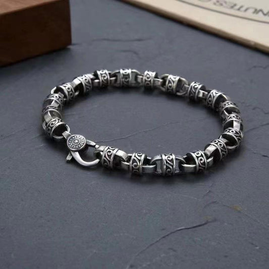 Classic bracelet with creative design.