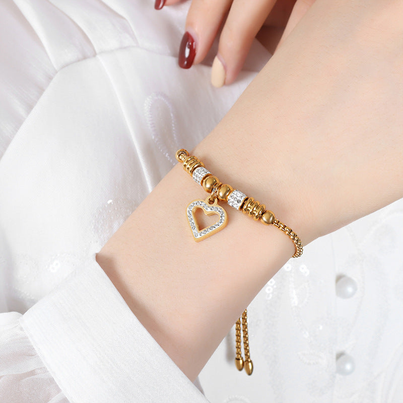 Hollow heart-shaped bracelet