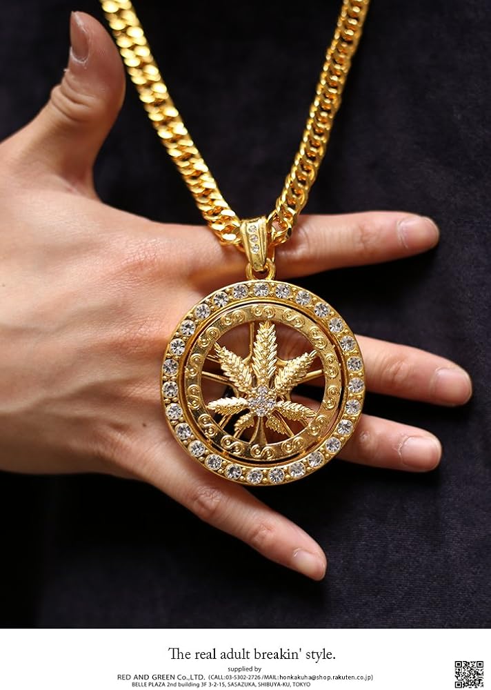 Hip hop style maple leaf pendant necklace