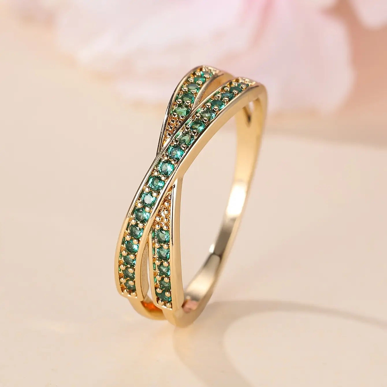 Trendy Minimalist Green Ring Set With Full Diamonds