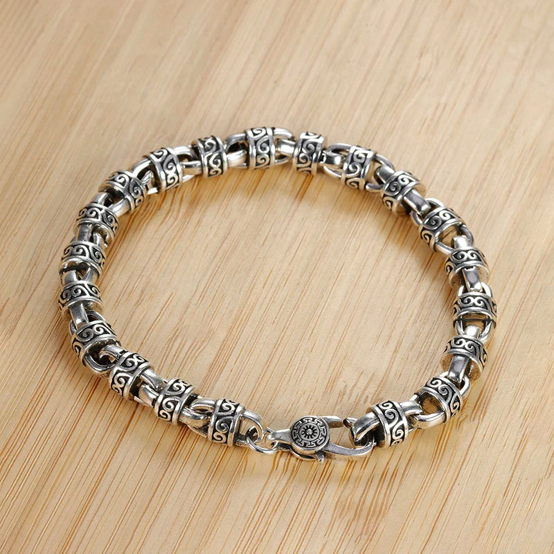 Classic bracelet with creative design.