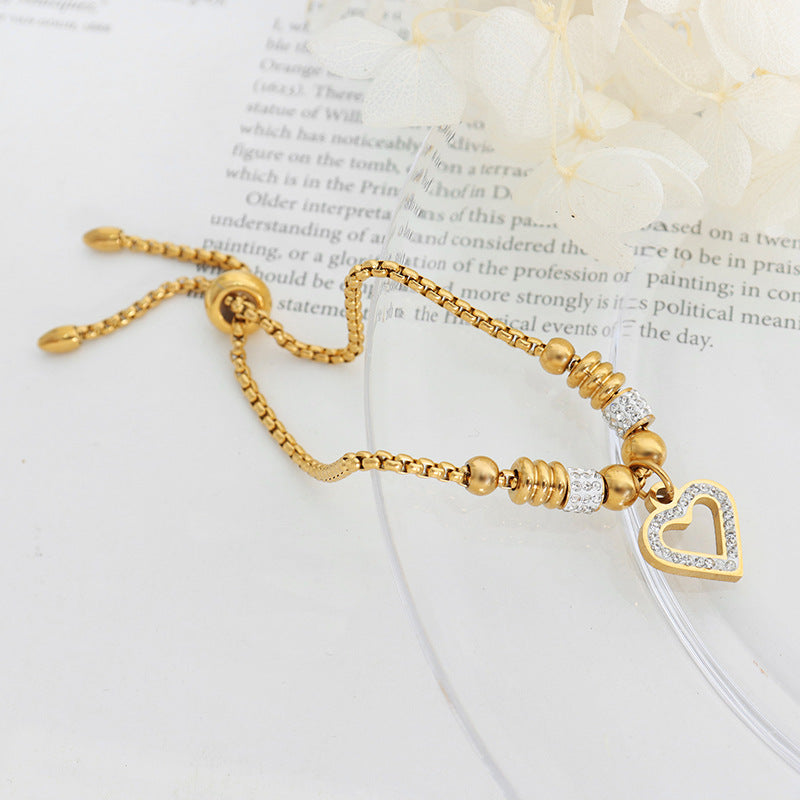 Hollow heart-shaped bracelet